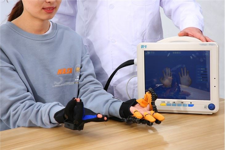 ถุงมือฟื้นฟูสมรรถภาพ Aider Stroke